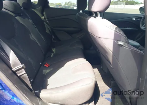 2014 Dodge Dart Sxt z USA, uszkodzony, nr VIN 1C3CDFBB9ED673487